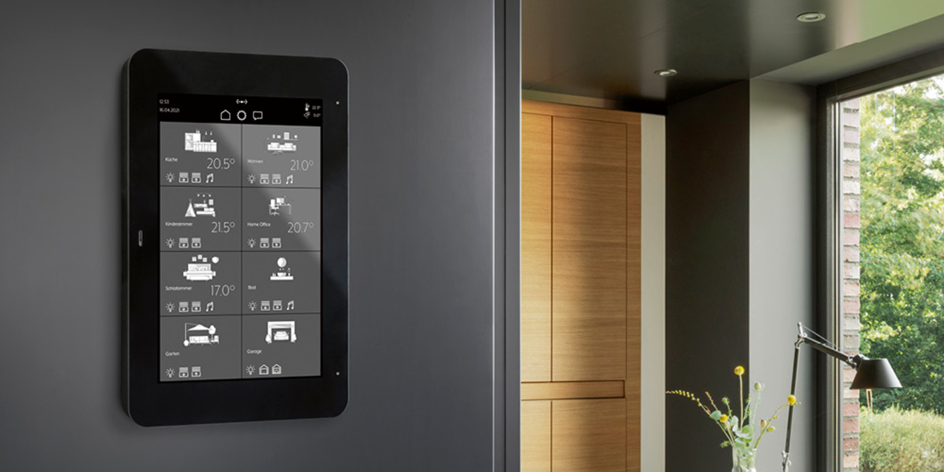 JUNG Smart Panel 8 bei EHS-Elektrotechnik in Schwaig