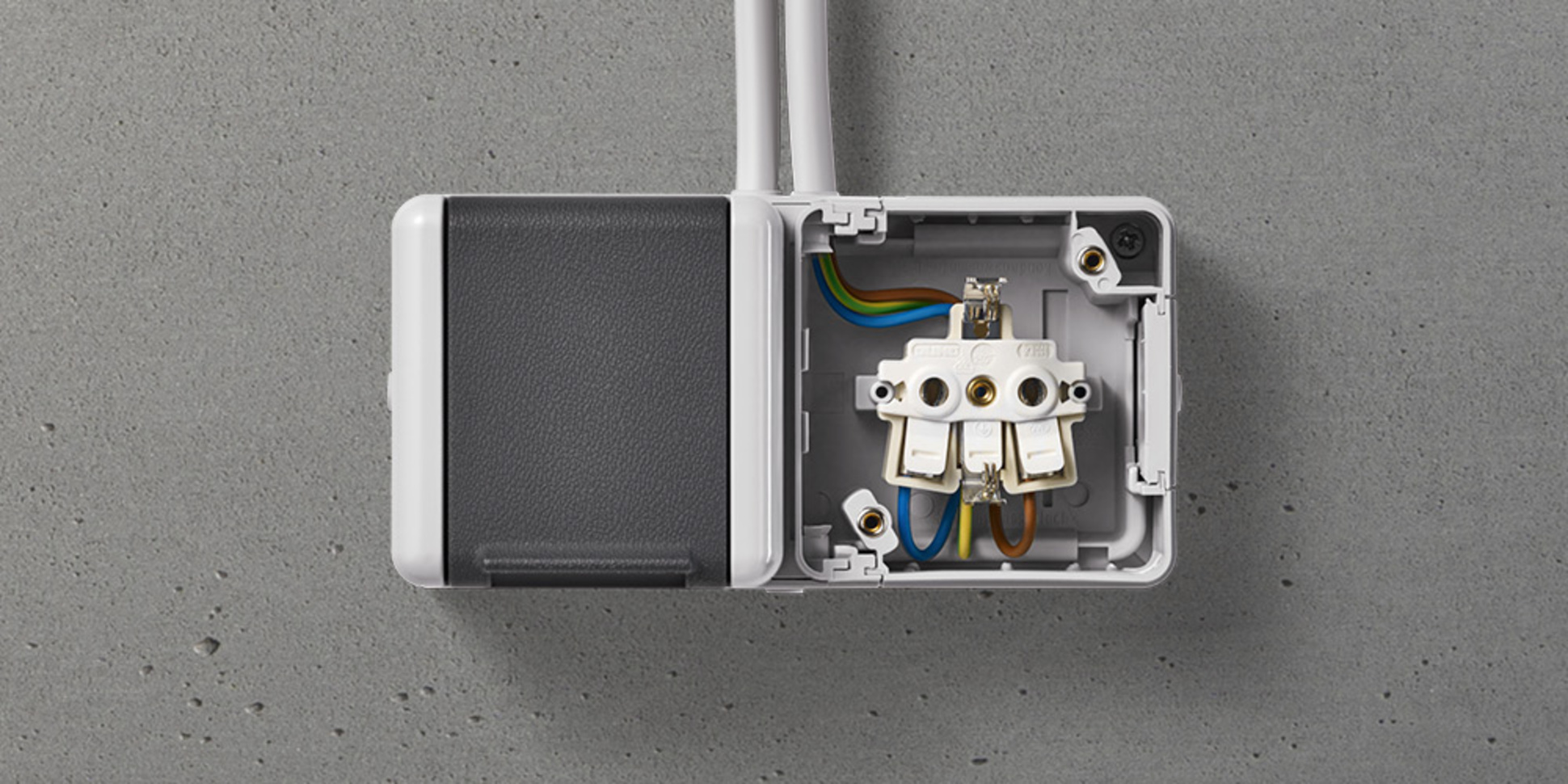 Doppelsteckdose mit Trennsteg bei EHS-Elektrotechnik in Schwaig